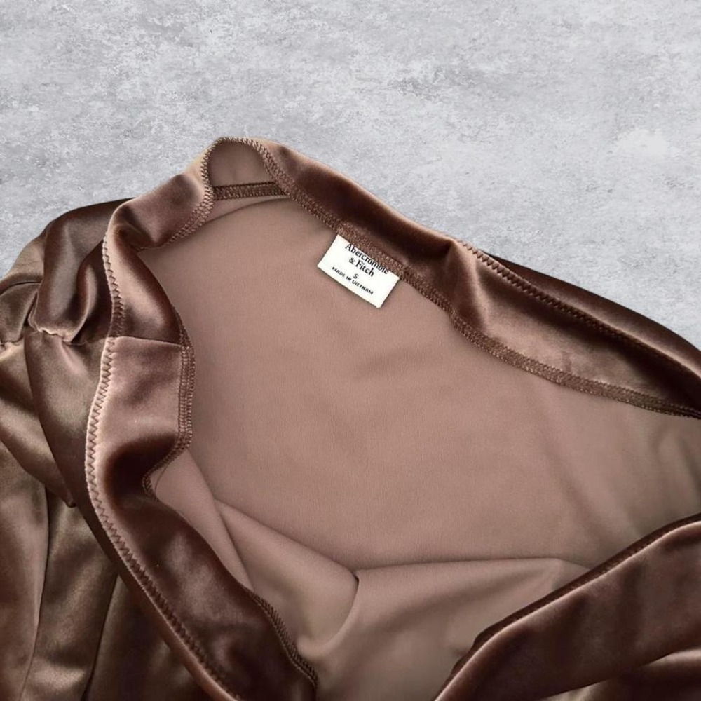 Abercrombie & Fitch Brown Velvet Off the Shoulder Ruched Long Sleeve Top Small - Picture 3 of 7